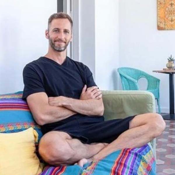 Sesiones de masajes terapéuticos con Marcos en Maitri Barcelona